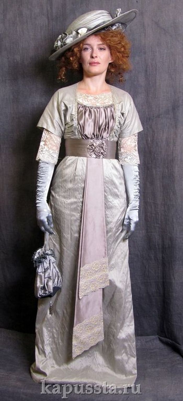 Платье шёлковое серое с аксессуарами